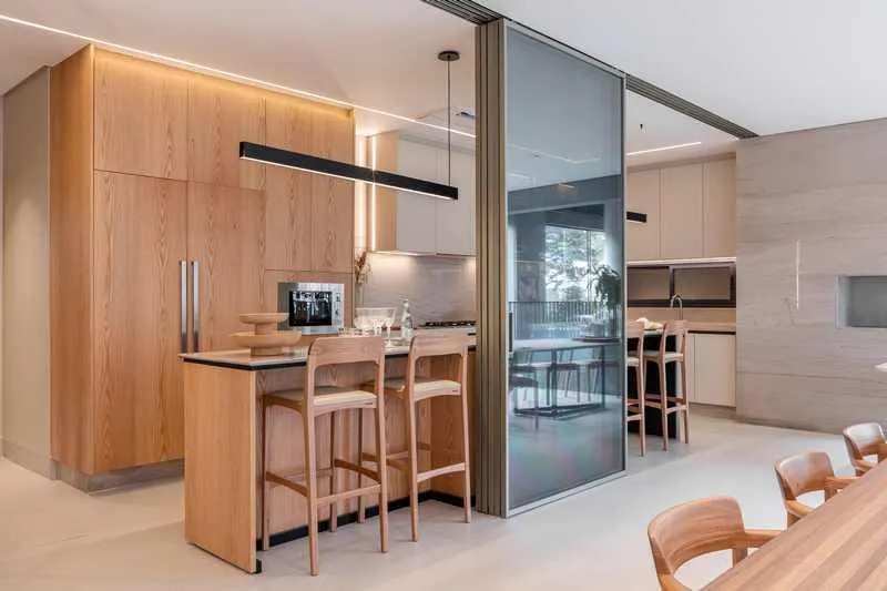 More com Conforto e Vista Poente no Setor Oeste: 215m² com 4 Suítes!