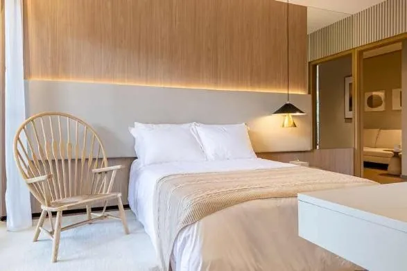 Lazer Exclusivo e Vista Nascente: Casa Terraço de 276m² no Setor Oeste!