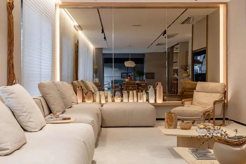 Apartamento de Alto Padrão com Vista Poente no 13º Andar do Setor Oeste!