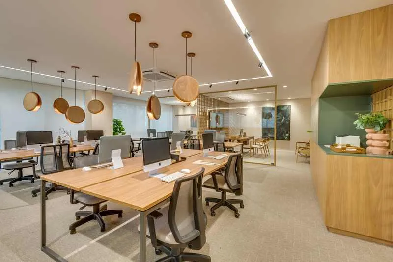 Vista Panorâmica para o Sucesso: Sala Poente de 57,82m² no Nurban Ecobusiness!