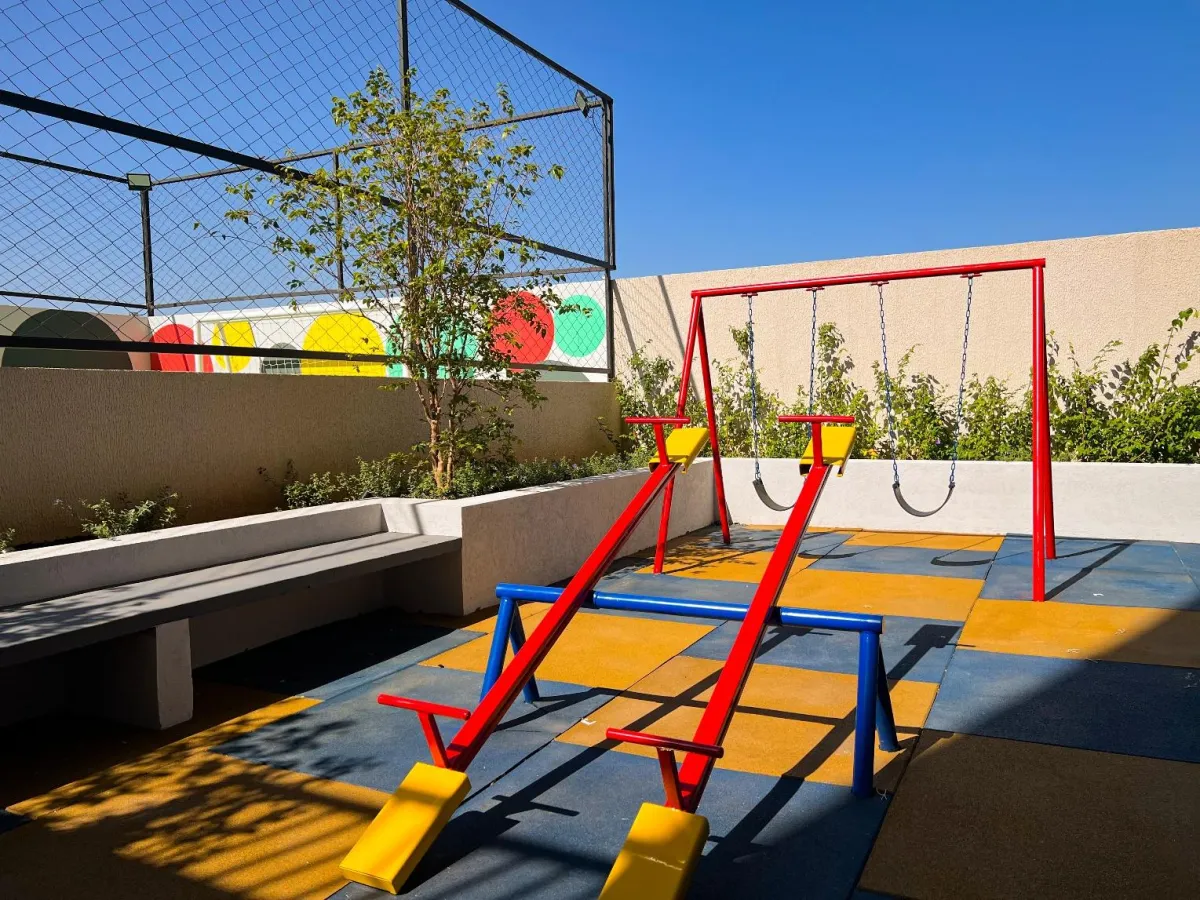 Sua Nova Vida no Near Easy Style: 2 Quartos com Vista para o Sol Nascente!