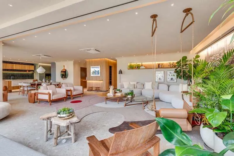 Penthouse Exclusiva: Sua Mansão Suspensa de 462,21 m² com Piscina Privativa!