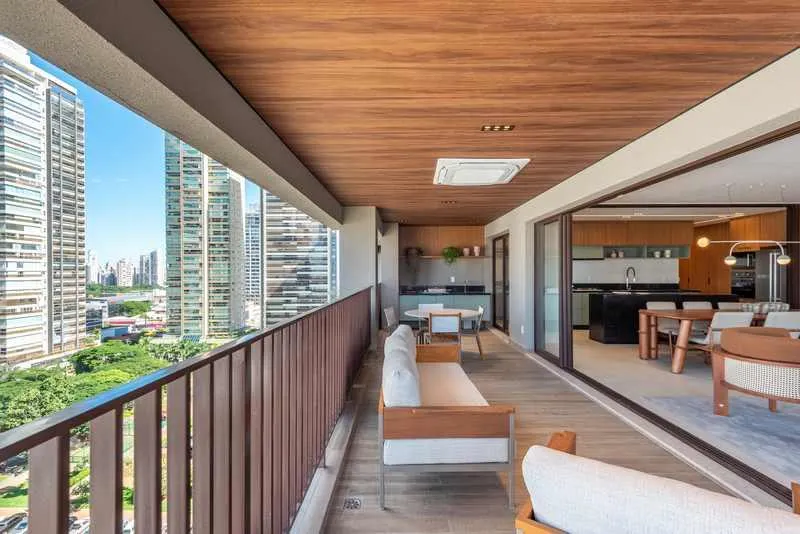 Vista Definitiva em Andar Alto: Seu Apartamento Padrão de 265,06 m² no Deck 23!