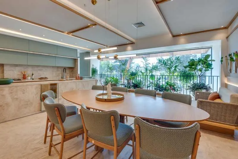 Elegância e Conforto no Opus Brava Design: 3 Suítes e Vista Nascente!