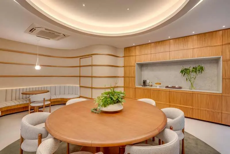 Sua Empresa nas Alturas: Sala Comercial de 50,06 m² no Ybiti Offices!