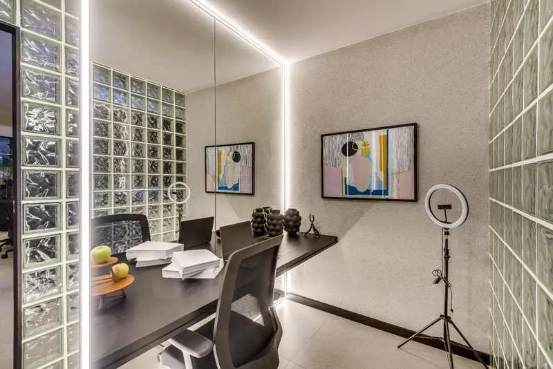 Iluminação e Requinte: Sala Nascente de 54,73 m² no Cidade Opus!