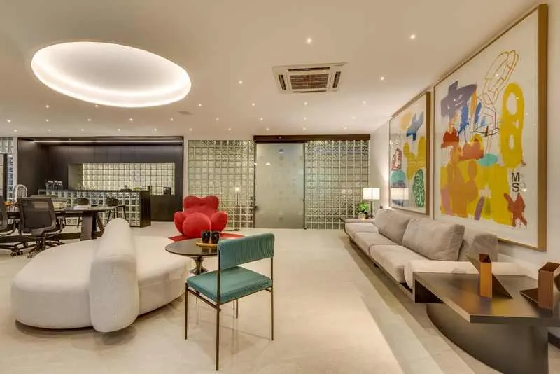 Exclusividade e Amplitude: Sala de 65,77 m² no 21º Andar!