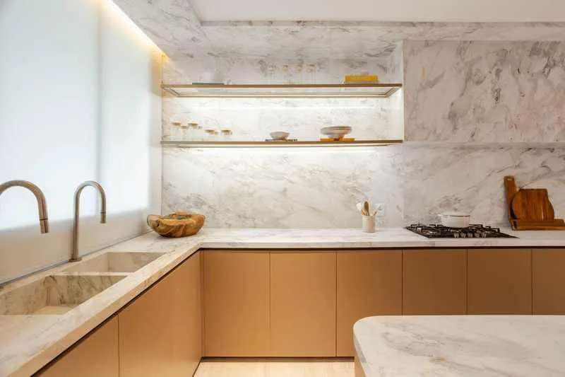 Luxo e Comodidade no Setor Bueno: Apartamento de 345m²